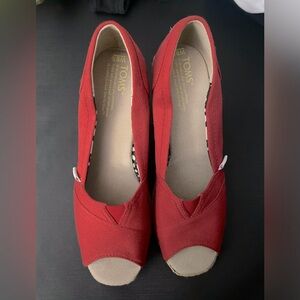 TOMS Womens Red Open-Toe Canvas Wedge Heel - Size 8 1/2